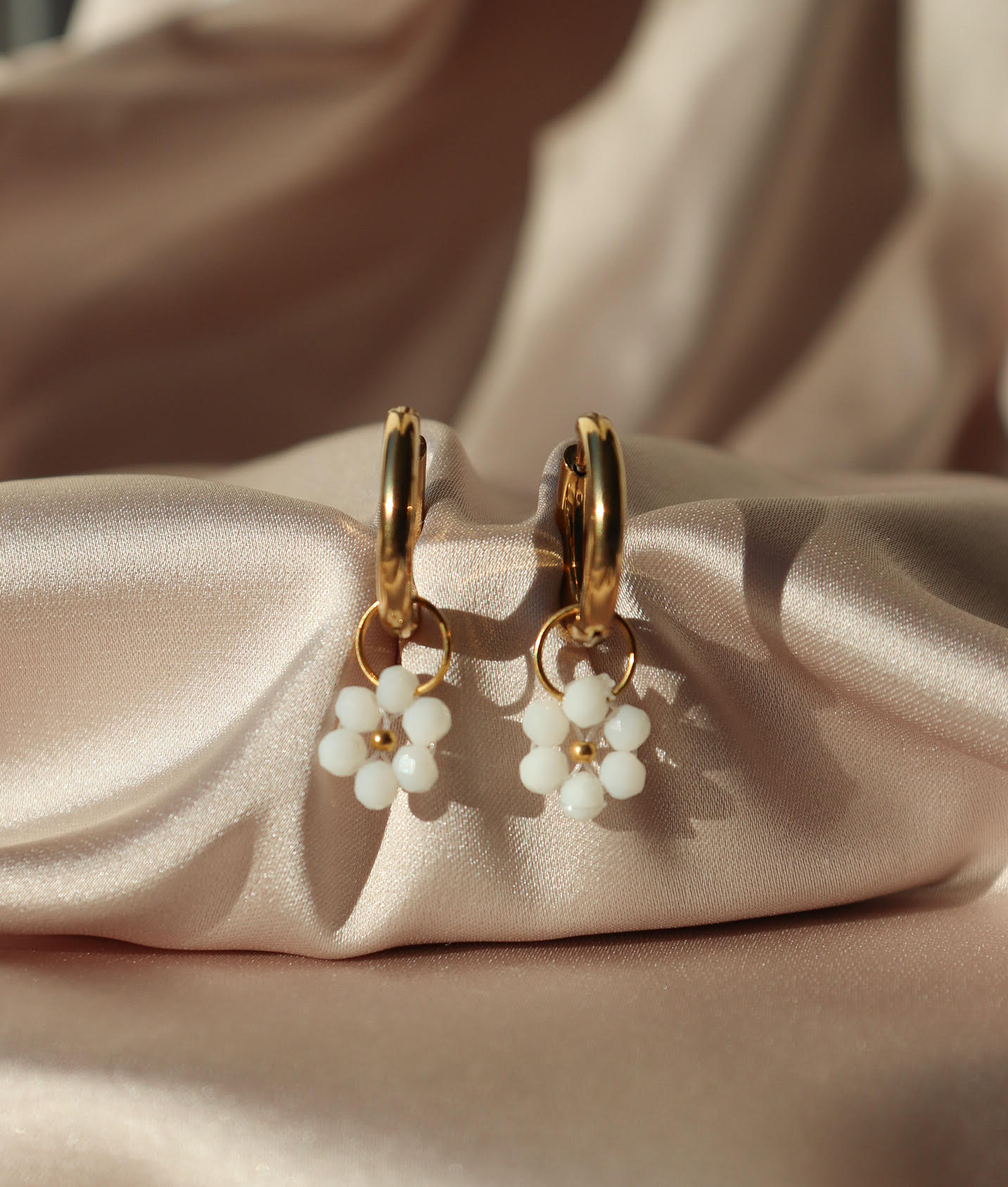Boucles d'oreilles Fleur de Perle Petite / blanc