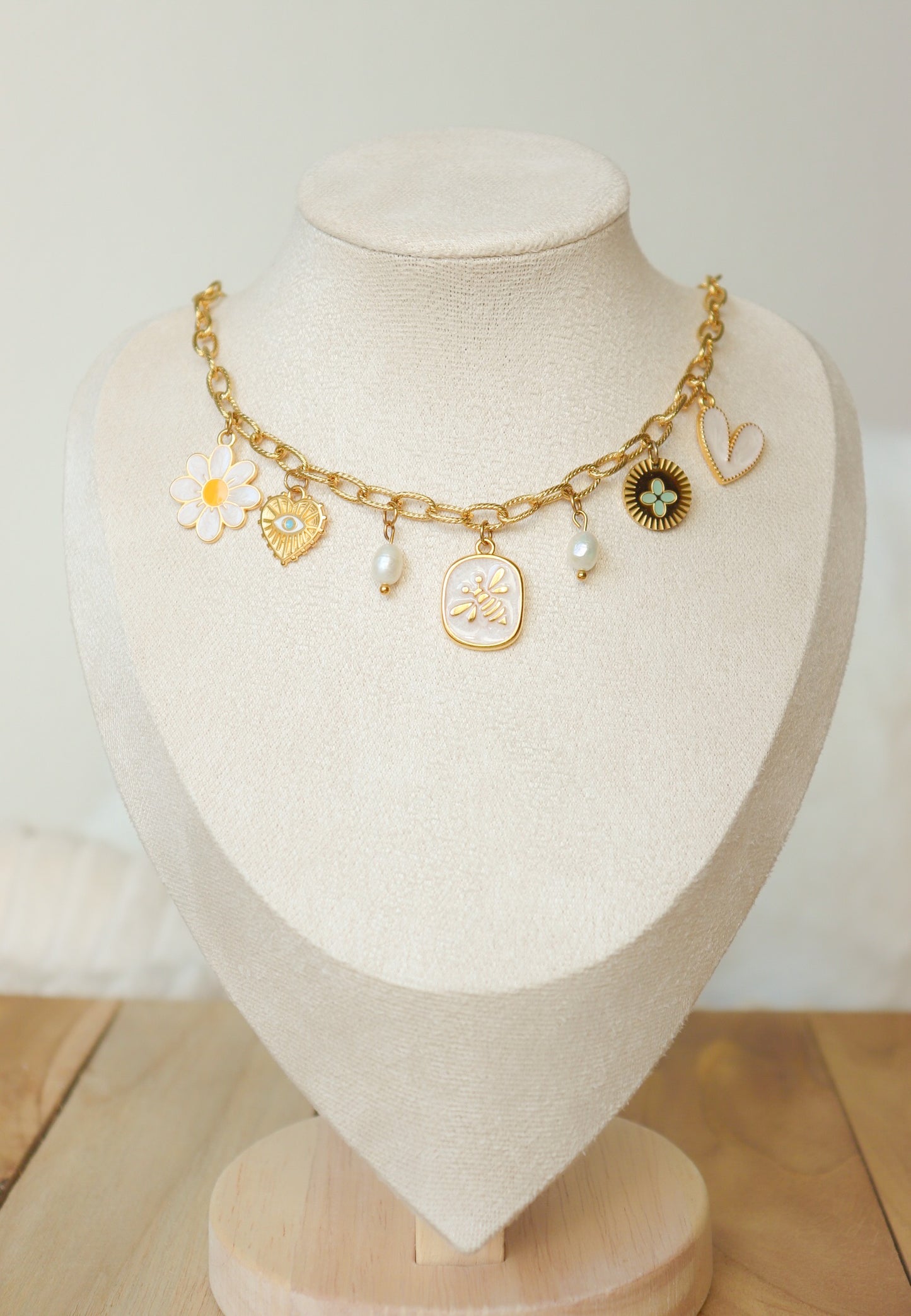 Collier Wilow