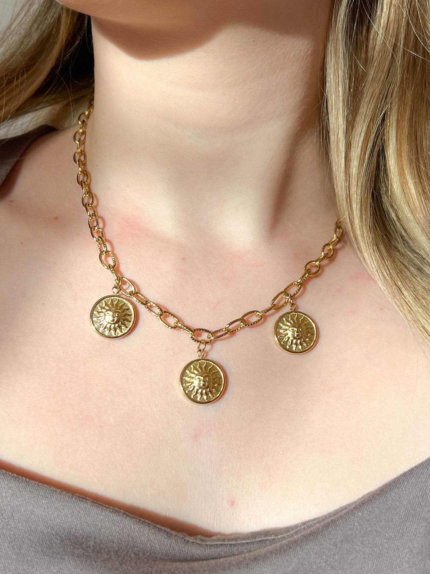 Collier Luminescence
