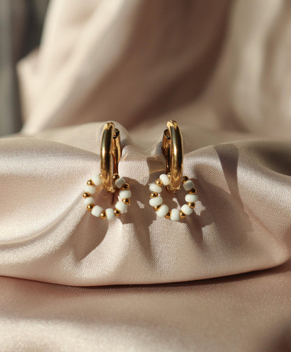 Boucles d'oreilles Anna / blanc et doré