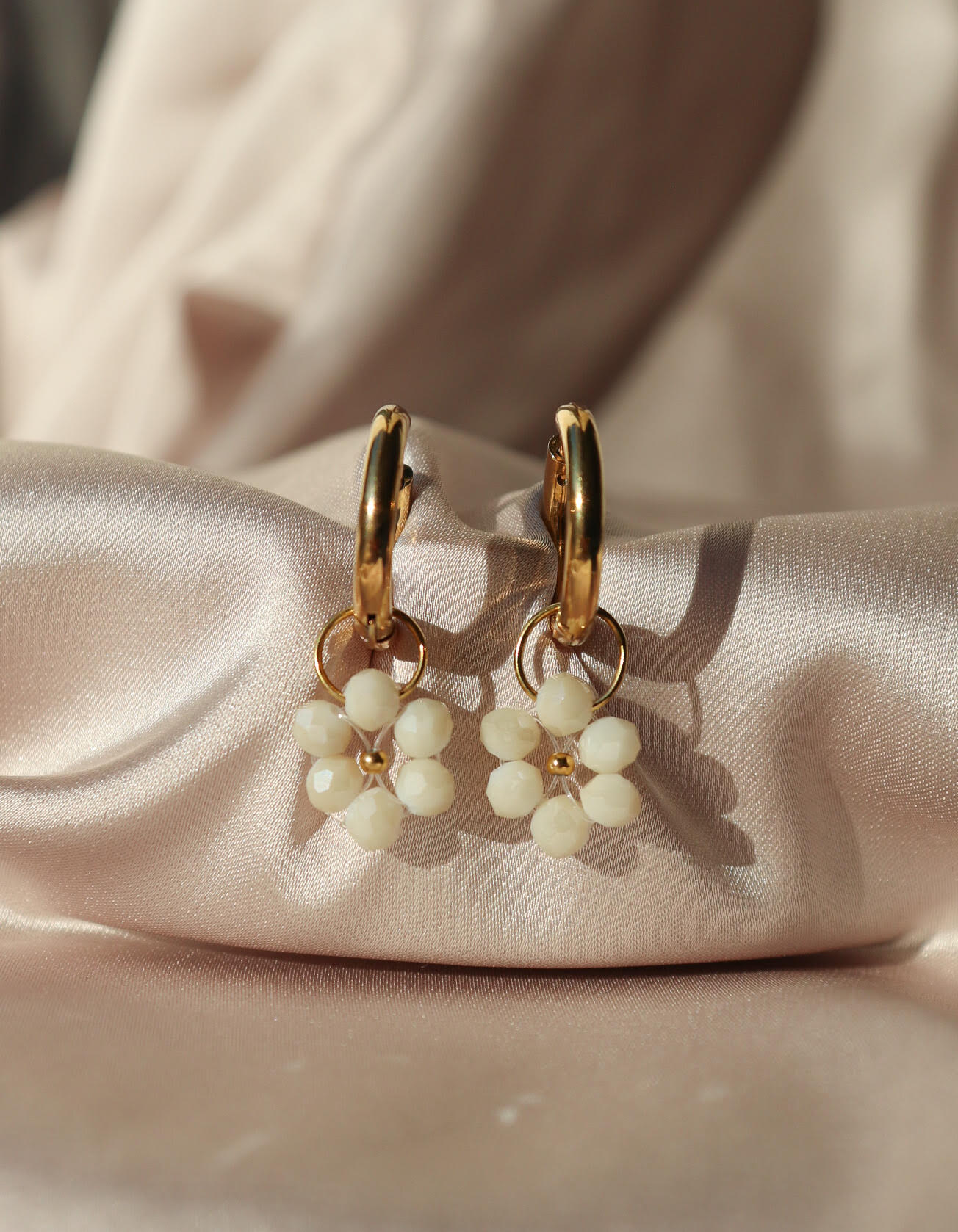 Boucles d'oreilles Fleur de Perle / crème